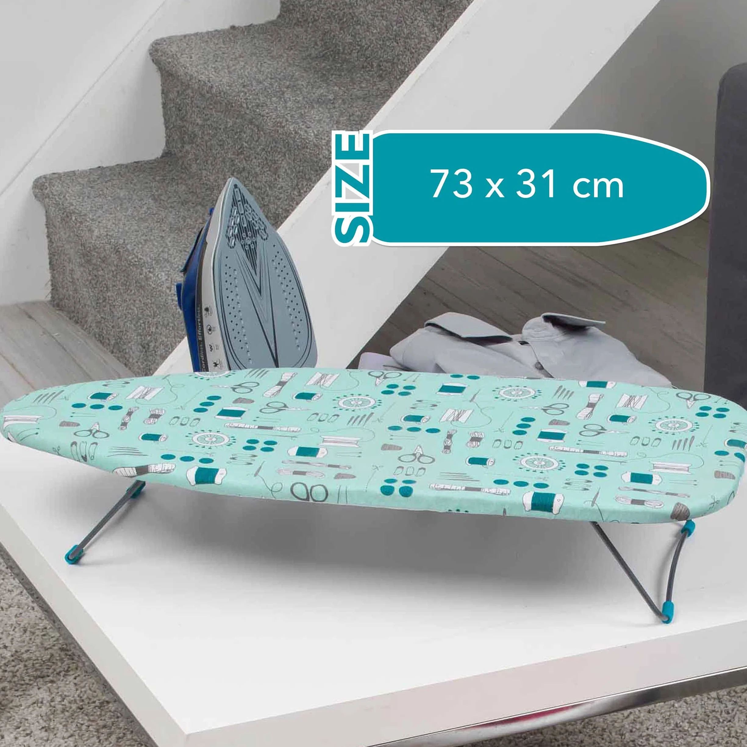 Beldray® LA023735SEW Deska do prasowania na blat, 73 x 31 cm, nadruk przedstawiający przybory do szycia