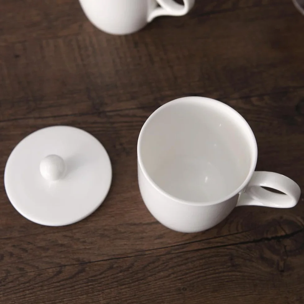 Zestaw kubków z porcelany kostnej pokrywkami, 2 szt. 12 uncji białe ceramiczne kubki do picia kawy herbata mleko śniadanie kuchnia biurko i stół domowy naczynia