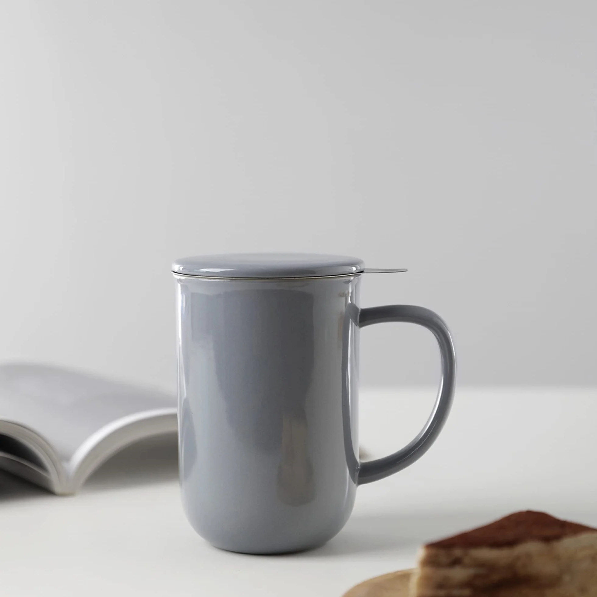 Viva Scandinavia Porcelanowa Filiżanka do Herbaty z Sitkiem, Kubek z Pokrywką i Uchwytem, Sitko ze Stali Nierdzewnej, 0,55 Litra, Niebieski