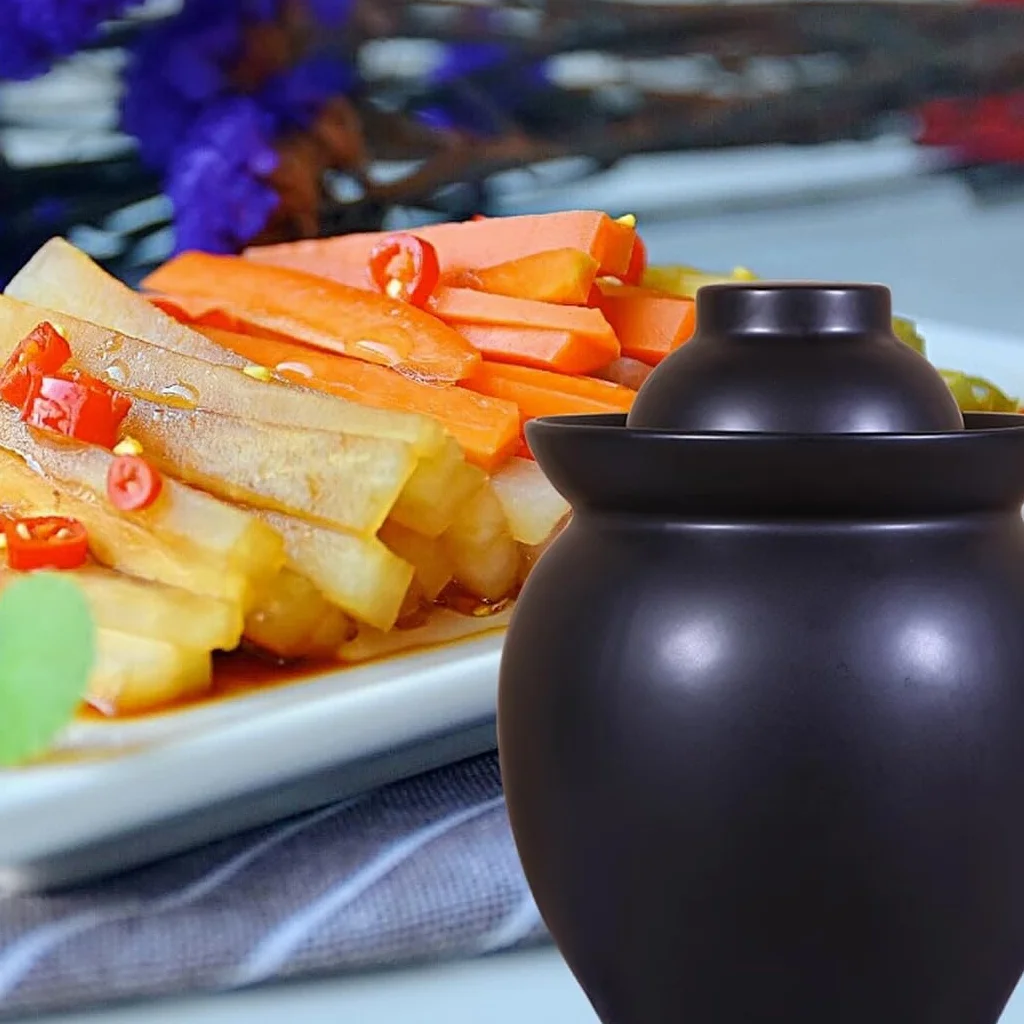 Ceramiczny słoik na ogórki z pokrywkami, tradycyjny chiński porcelanowy garnek na ogórki, ceramiczny garnek do fermentacji z pokrywką z uszczelką wodną, garnek do kiszenia kapusty(Niebieski-1,5 kg