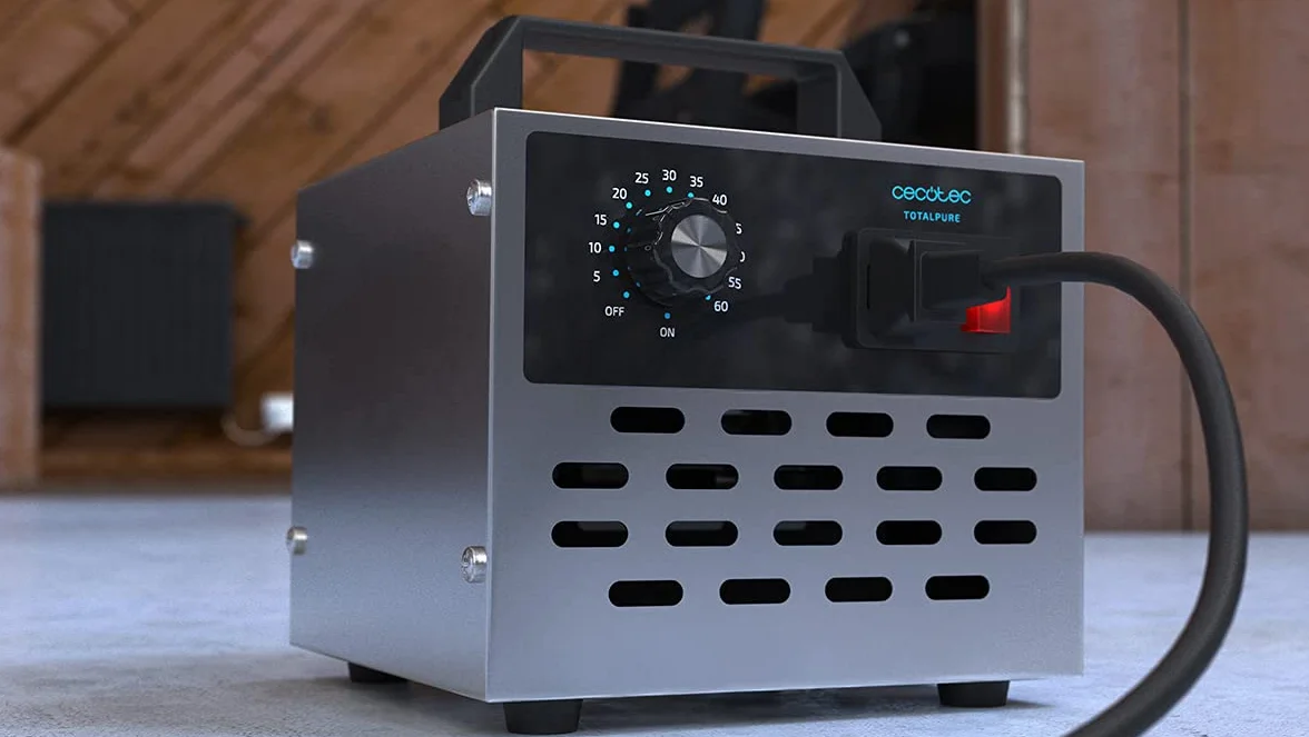 Cecotec Generator ozonu TotalPure 4000 Light Ozone. Moc 120 W, czyszczenie 28 g/h, timer, automatyczne wyłączanie, pokrycie do 100 m², łatwa obsługa, łatwy transport