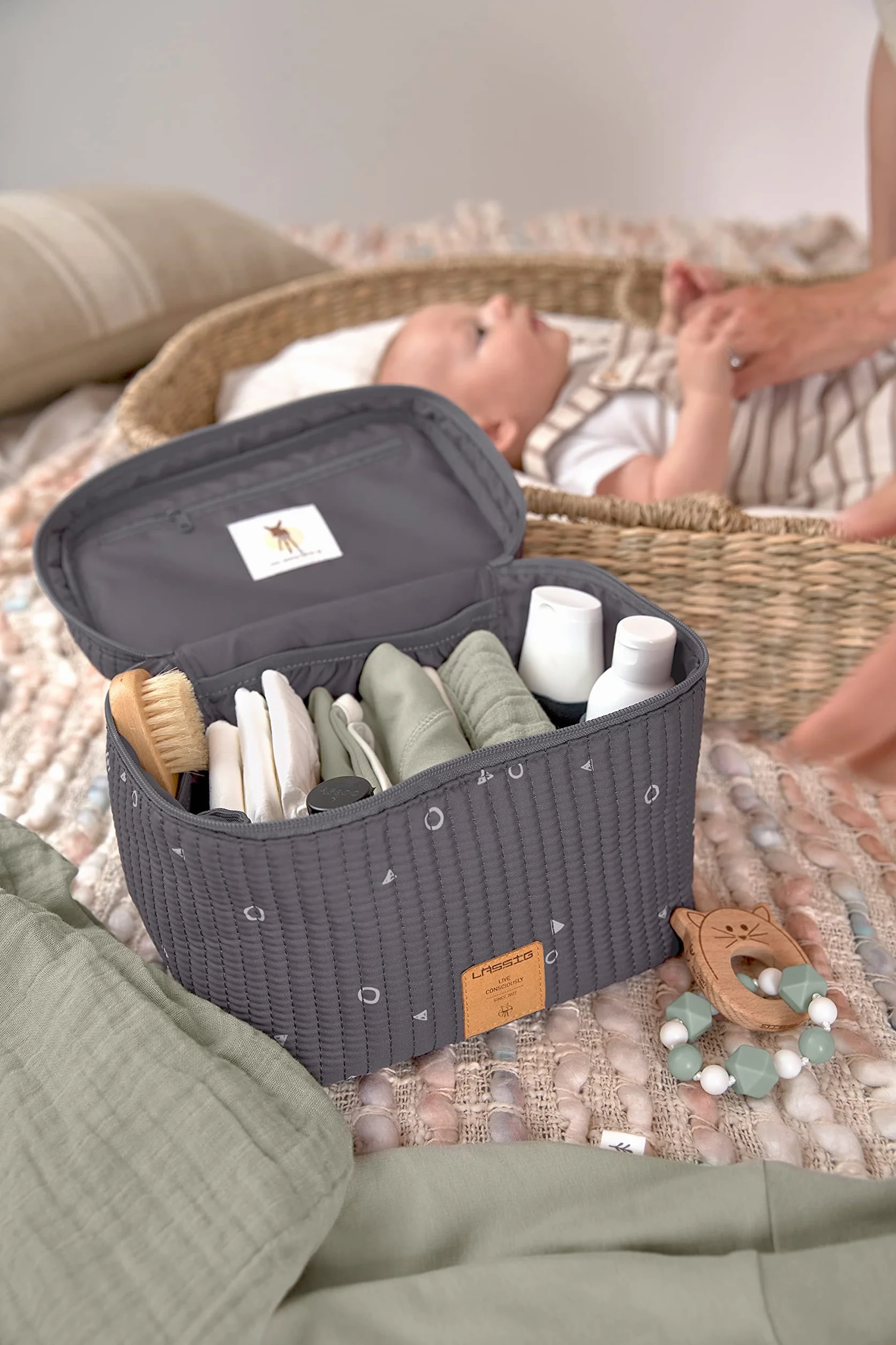 LÄSSIG Organizer do przewijania dla niemowląt Organizer pieluch na go/Casual Nursery Caddy To Go Universe Anthracite