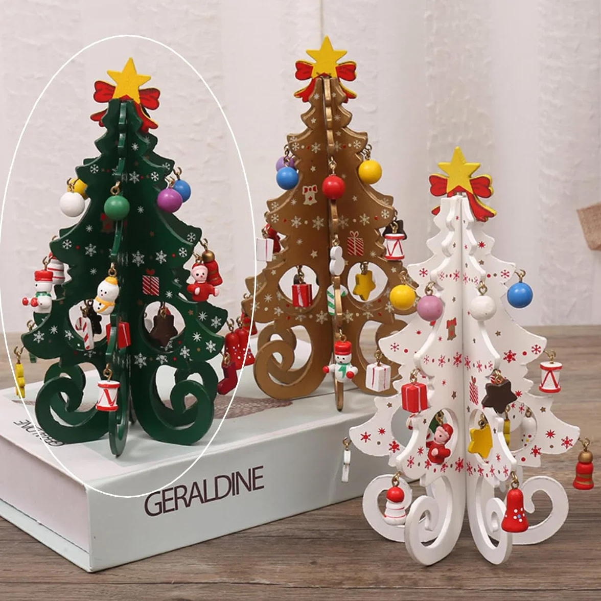 Mała choinka dekoracja stołu, drewniana, zielona, choinka z zawieszką, drewniana mini choinka, ornament, dekoracyjna dekoracja, dekoracja bożonarodzeniowa