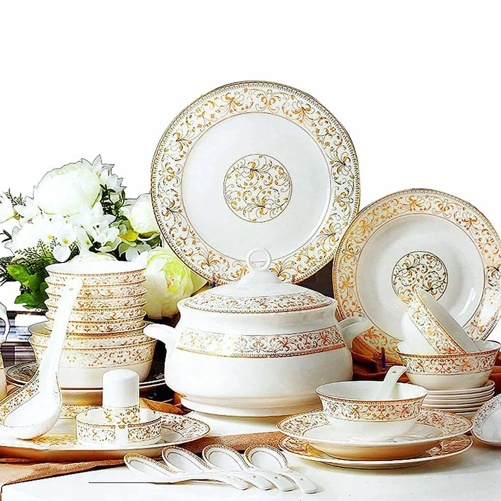 Elegancki zestaw naczyń obiadowych, Dekoracyjne złote naczynia stołowe w kwiaty, Zestawy porcelanowych talerzy i misek, Wyjątkowy zestaw naczyń na imprezy lub do codziennego użytku, Kuchenka