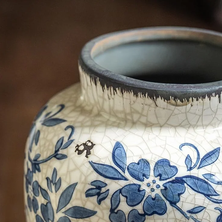 Wazon na kwiaty, salon, stolik kawowy, ganek, niebiesko-biała porcelana, retro, wazon ceramiczny z kropkami lodu, badanie parapetówki, dekoracja w stylu chińskim, dekoracja do salonu (M)