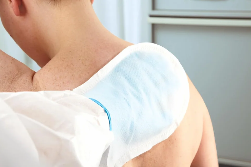 MoliCare Skin - Impregnowane rękawice toaletowe na każdą okazję - mogą być podgrzewane lub chłodzone - pH neutralne dla skóry - 8 sztuk