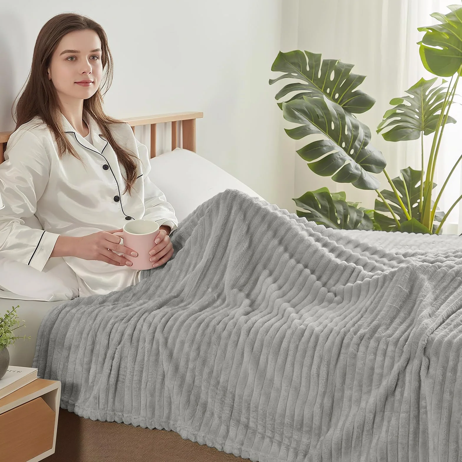 Koc przytulny na sofę, szary, 150x200 cm, koc polarowy na kanapę, miękki i ciepły, puszysty koc mieszkaniowy jako narzuta na sofę, koc na kanapę