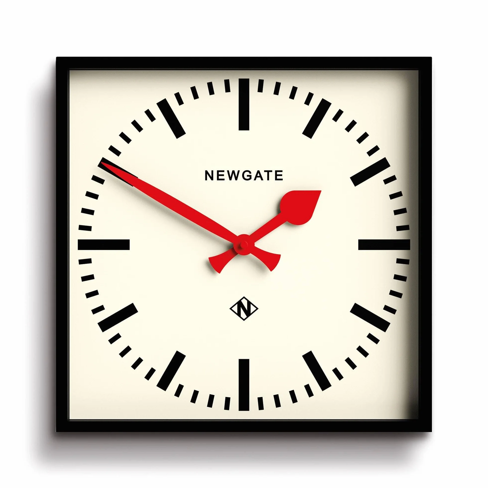 NEWGATE Zegar ścienny Number Five | Inspiracja retro kwadratowy nowoczesny zegar stacji | 40 cm | Czarny z czerwonymi wskazówkami | Styl z połowy wieku do kuchni, salonu lub biura