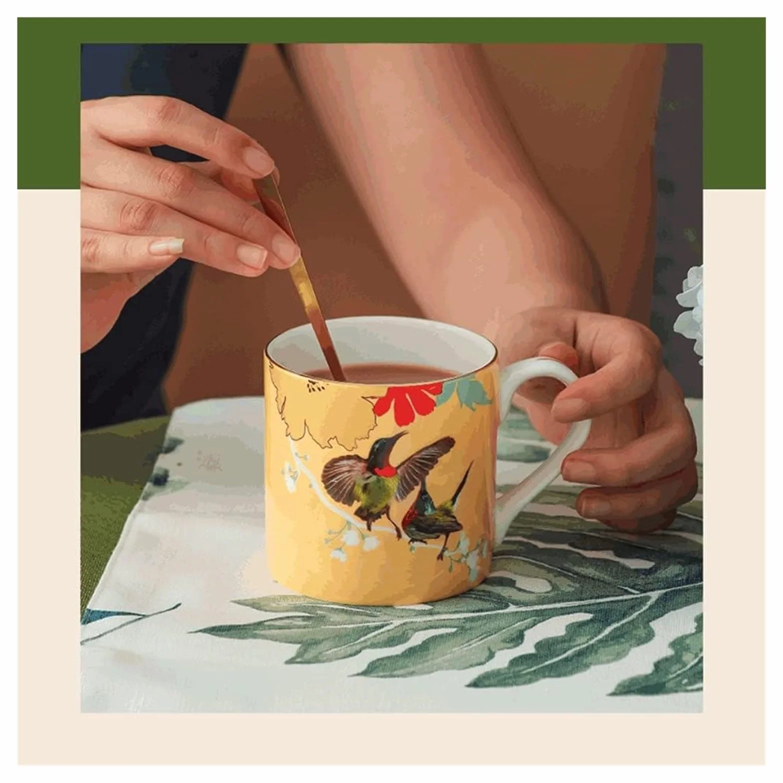 Kubek Kubek z porcelany kostnej ręcznie malowany kubek do kawy, 250ML kreatywna filiżanka do kawy w stylu chińskim, wielofunkcyjny kubek do napojów ze złotym rysunkiem Kawiarnia (Color : Green)