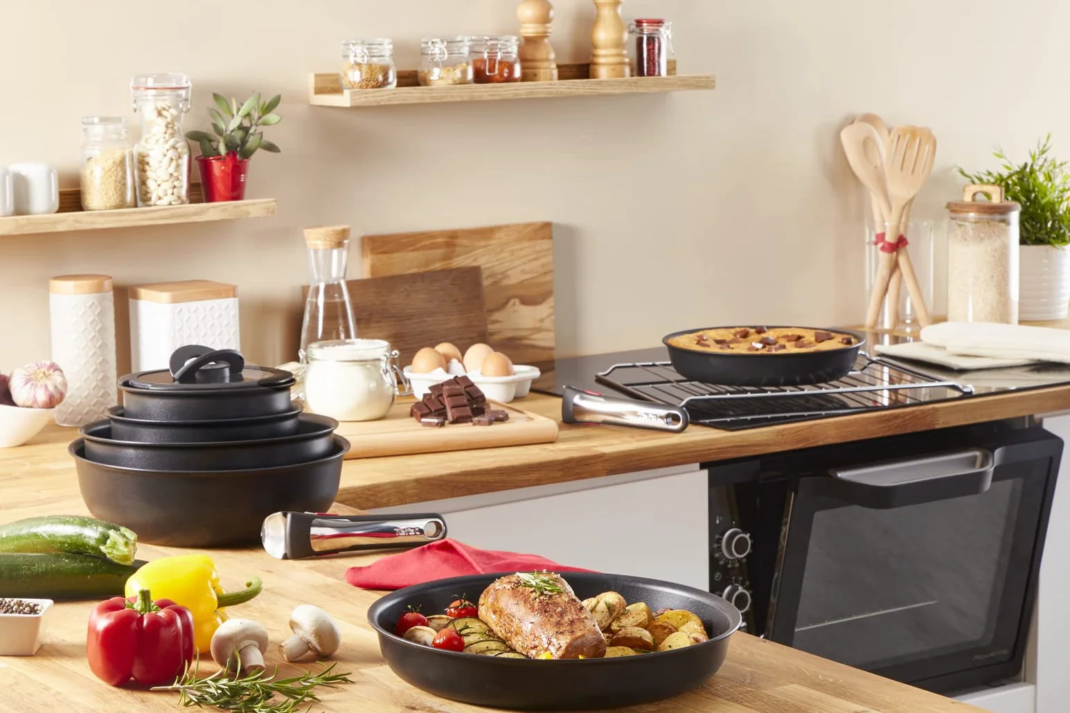 Tefal Ingenio Patelnia grillowa, 26 cm, indukcyjna, powłoka nieprzywierająca, odlew aluminiowy, możliwość układania w stosy, kompatybilna ze zmywarką, Eco Resist L8584004, czarna, nieprzywierająca