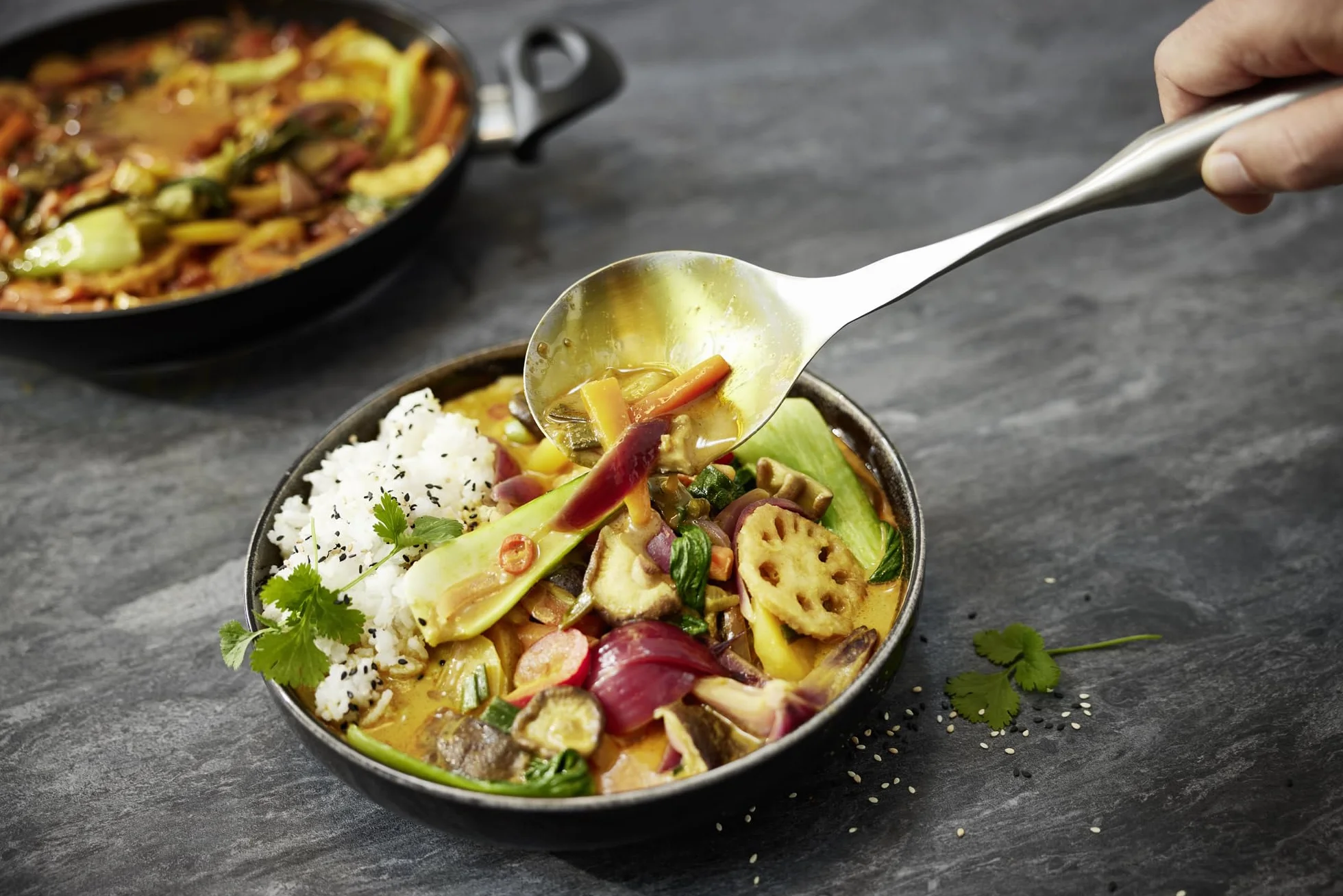 Fissler Essential/łyżka do spaghetti ze stali nierdzewnej (34 cm), duża łyżka do makaronu, z oczkiem do zawieszania, nadaje się do mycia w zmywarce