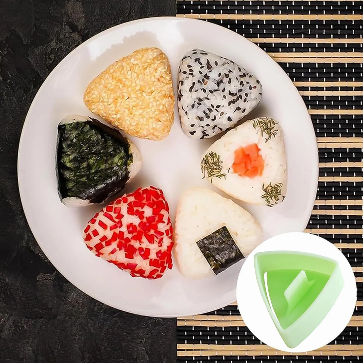 1 pozycja trójkątna forma do sushi, trójkątna forma do kulek ryżowych, odpowiednia do domowej kuchni domowej i na piknik na świeżym powietrzu (jasnozielony)