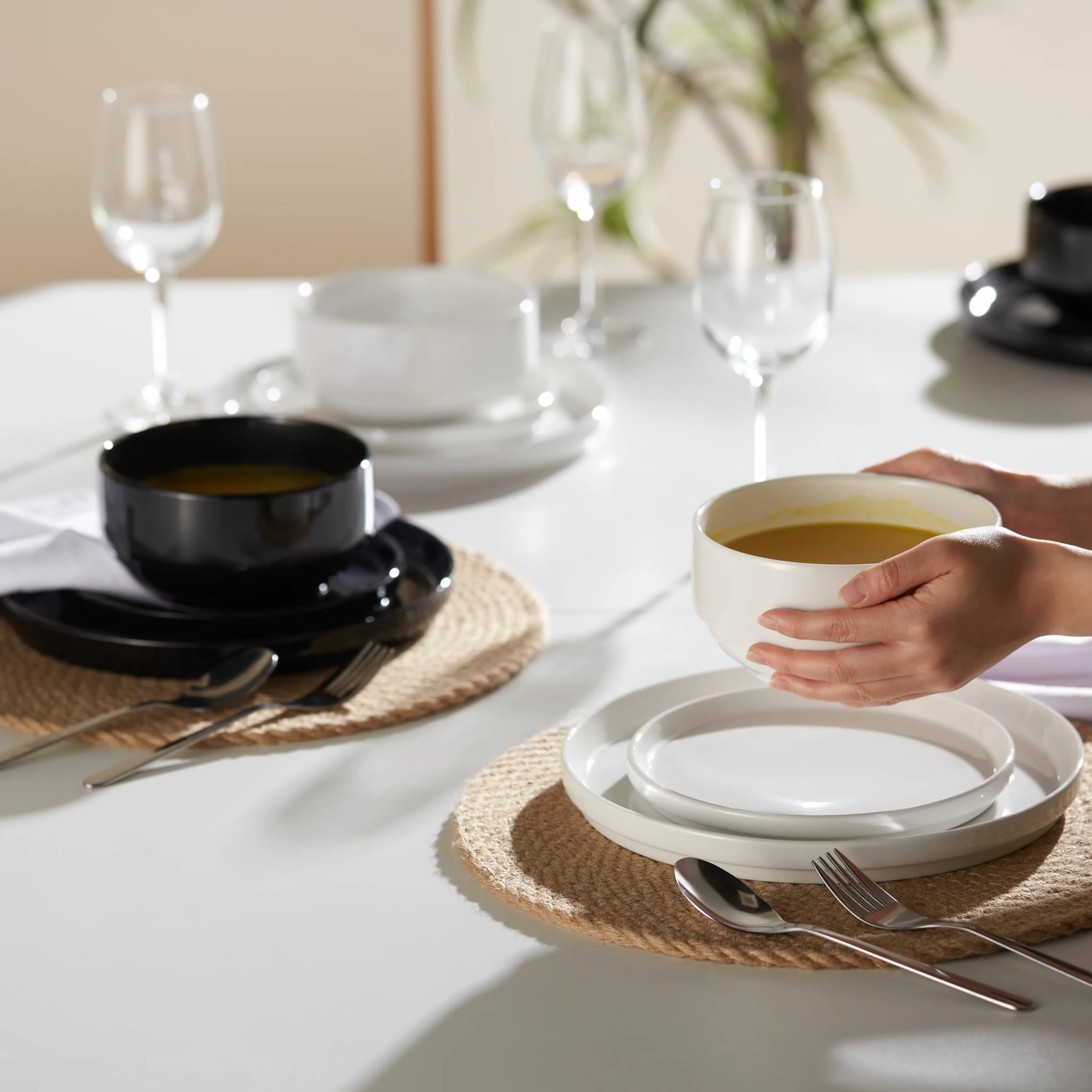 Kook Ceramiczny zestaw zastawy stołowej, 12-częściowy serwis dla 4 osób, miski do zupy (893 g), talerze sałatkowe (19 cm), talerze obiadowe (26,7 cm), okrągłe, nadają się do kuchenki mikrofalowej i