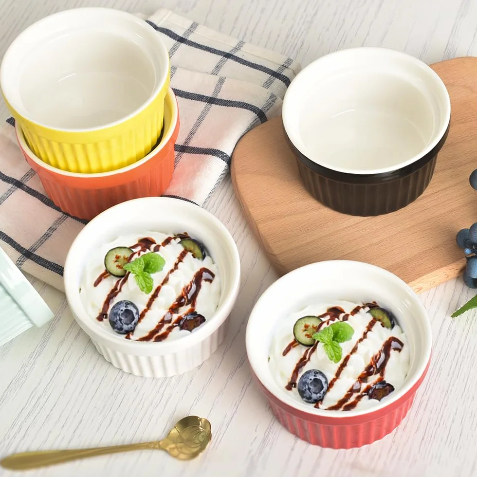 homEdge Porcelanowy zestaw Ramekins z pokrywką, 240 ml / 8 uncji, miska do lodów, Creme Brûlée Ramekins Soufflé, zestaw 6 sztuk, kolor biały