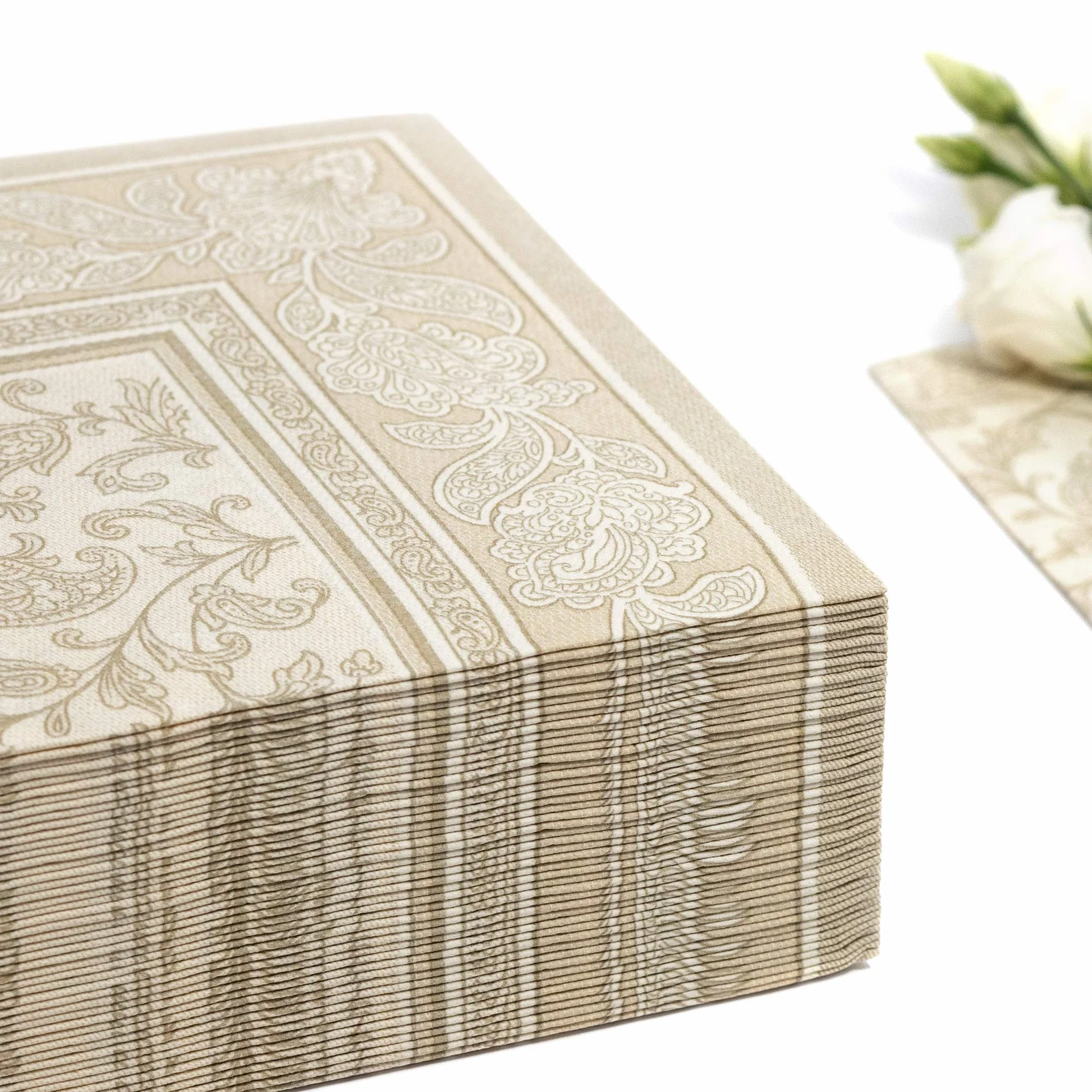 50 serwetek "ROYAL Collection" 1/4 składane 40 cm x 40 cm szampański "Ornaments" 11681