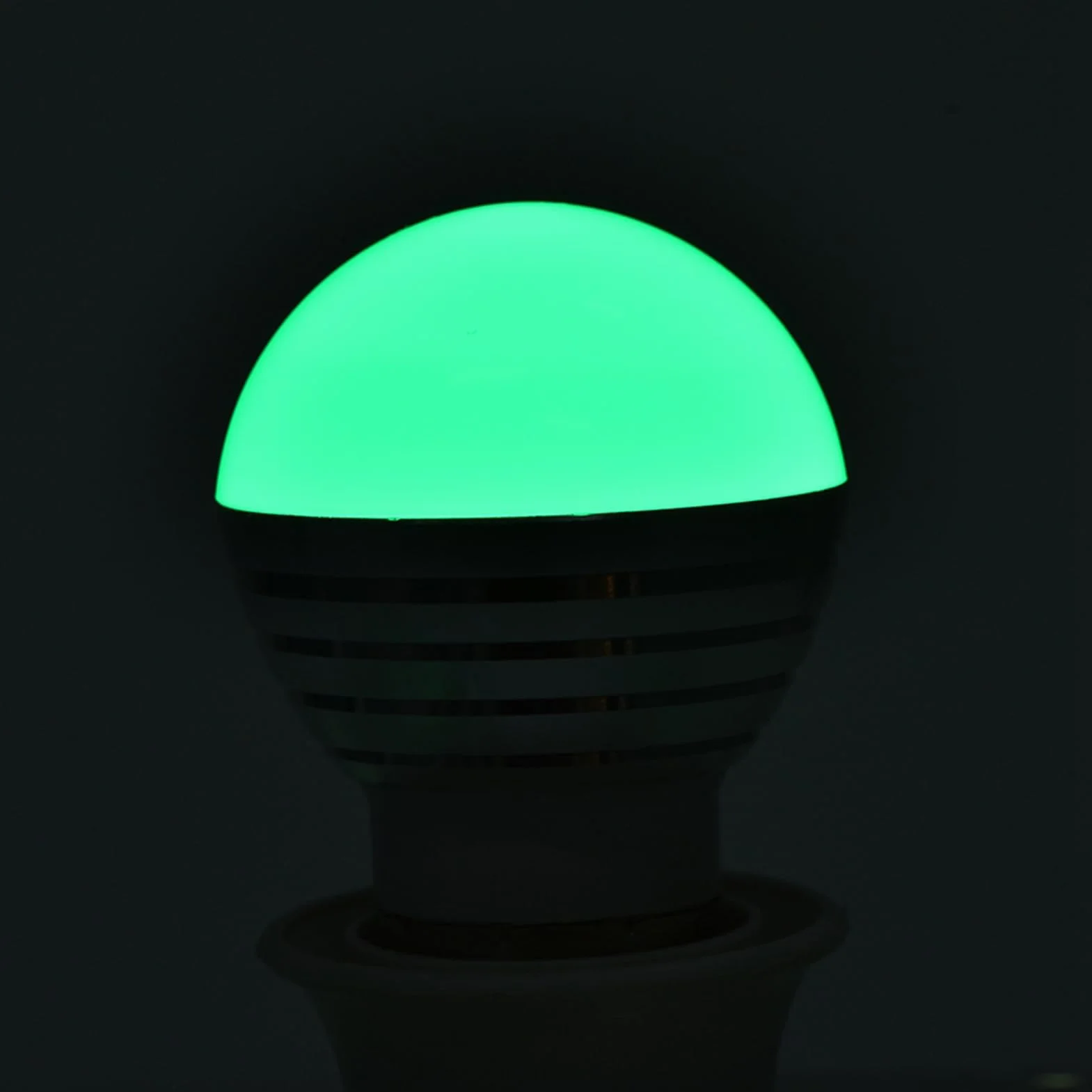 Żarówka LED RGB Zmieniająca Kolor świecy, z Zestawem Pilota, Odpowiednia do Korytarzy, Hoteli, Barów, Kawiarni, E27 3W