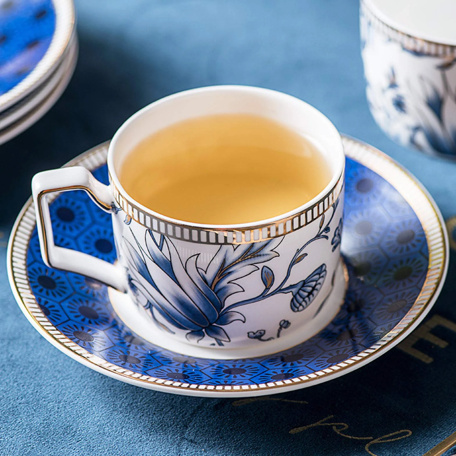 zestaw do herbaty, Zestaw filiżanek i spodków do herbaty, porcelanowy zestaw kawy z porcelany kostnej Zestawy dla kobiet Odpowiednie popołudniowej