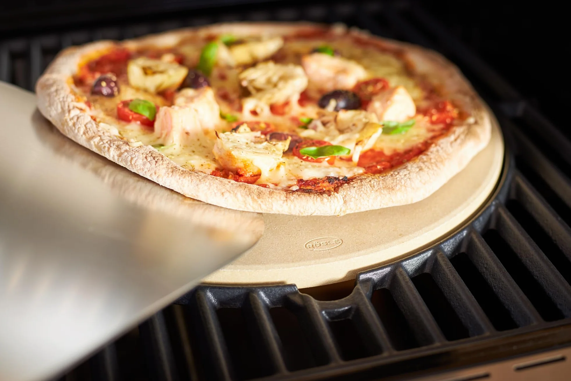 RÖSLE VARIO kamień do pizzy, wysokiej jakości kamień do pizzy z szamotu do przygotowania pizzy, tart typu flammkuchen, chleba itd. na grillu lub w piekarniku, 30 cm