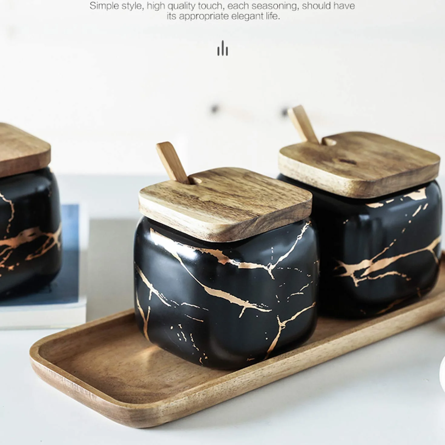 Ceramiczny zestaw pojemników na przyprawy 3 x 190 ml z bambusową pokrywką, czarny