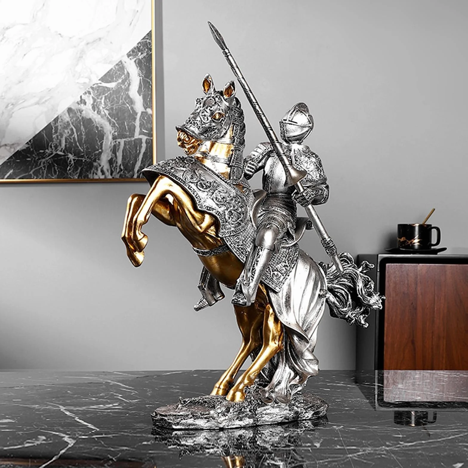 dekoracja biurka rycerz brązowy koń wojenny statuetka wojownika figurka 42 cm kolekcja legendarna średniowieczna rzeźba rycerza, szermierz strażnik wojownik, figurka artystyczna kolekcja prezentów dla