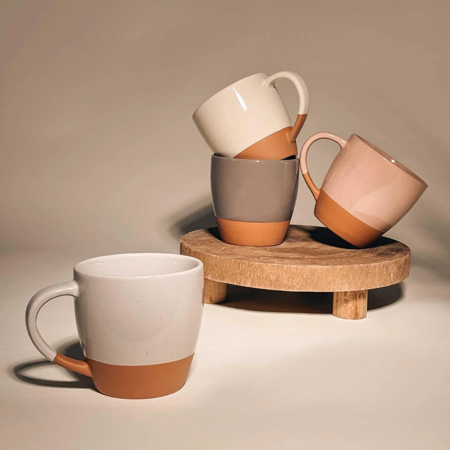 Mora Ceramiczny duży zestaw 4 kubków do latte, 473 ml, nadają się do kuchenki mikrofalowej, porcelanowe kubki do kawy z dużym uchwytem, nowoczesne, boho, niepowtarzalny styl do każdej kuchni. Kamionka
