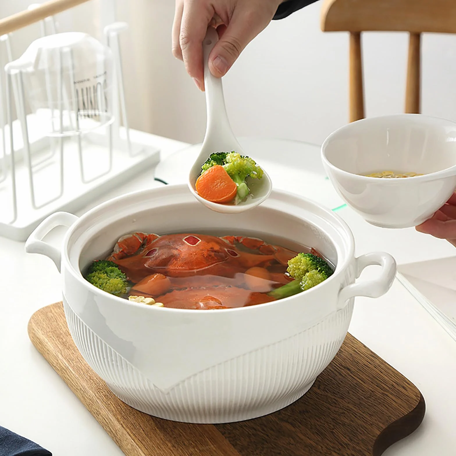 Ceramiczne naczynia do zapiekanek, Garnek gliniany/garnek gliniany/naczynia ceramiczne z białą pokrywką, podgrzewany w kuchence mikrofalowej i można myć zmywarce, porcelana(7inch)