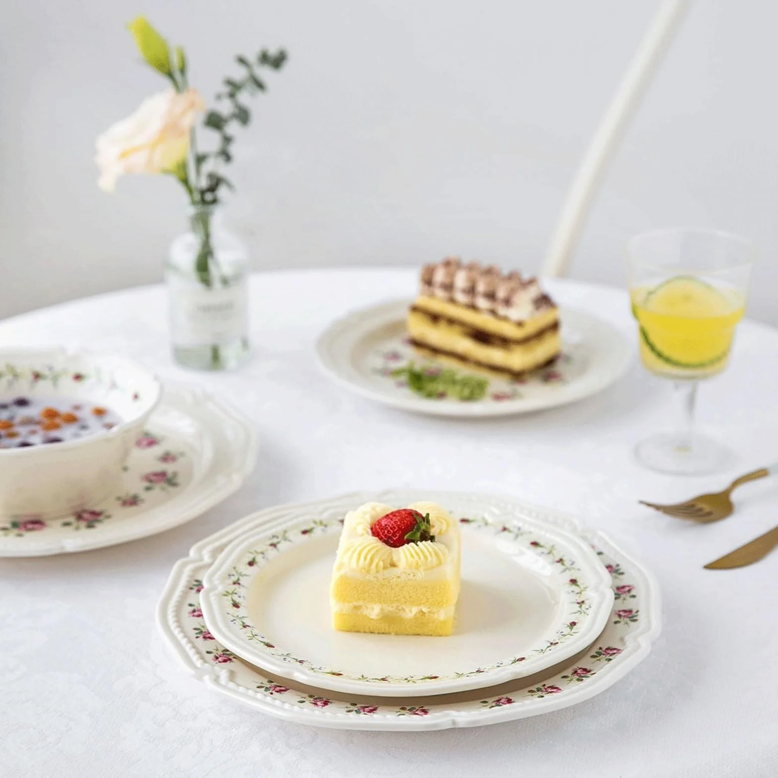 talerze do serwowania Ceramiczny talerz obiadowy w stylu Vintage Rose Zastawa stołowa do kuchni Talerz sałatkowy steków Owoce Głębokie danie Duży Restauracja hotelowa talerze makaronowe