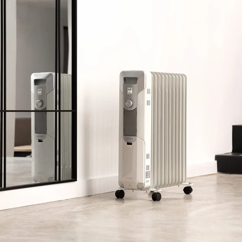 Cecotec Elektryczny grzejnik olejowy ReadyWarm 11000 Space. 11 modułów, niskie zużycie, 2500 W, 3 poziomy, uchwyt kablowy, system bezpieczeństwa, koła, 25 m2
