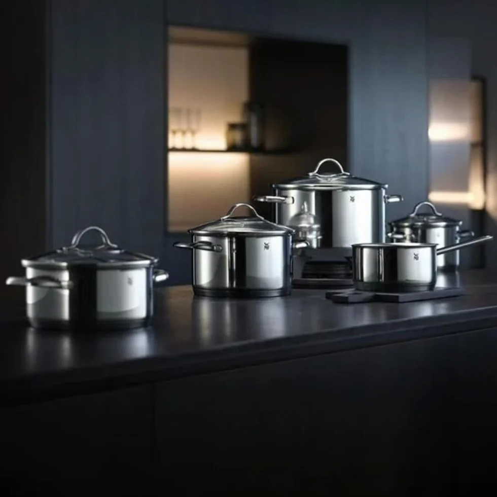 WMF Provence Plus 5-częściowy zestaw garnków indukcyjnych, bez powłoki, ze szklaną pokrywką, nadaje się do wszystkich rodzajów kuchenek, bez skalowania, polerowana stal nierdzewna Cromargan