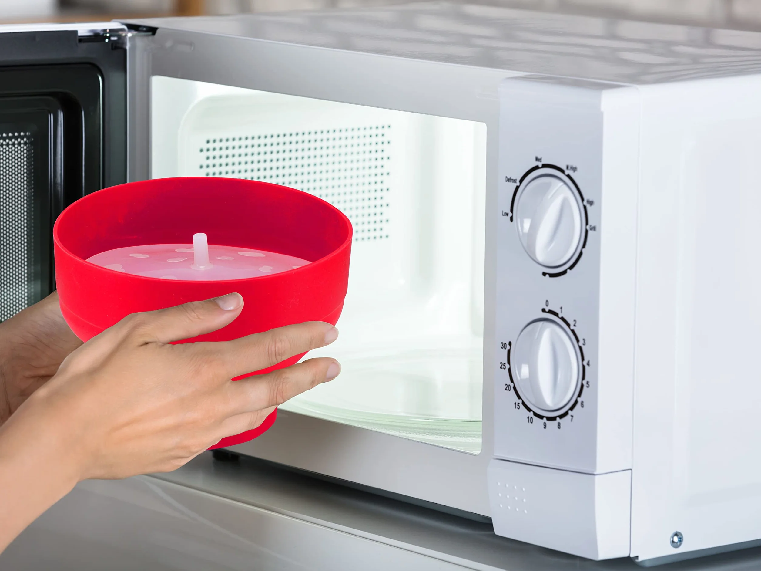 BEPER C106CAS002 kuchenka mikrofalowa do popcornu ze składaną miską i pokrywą
