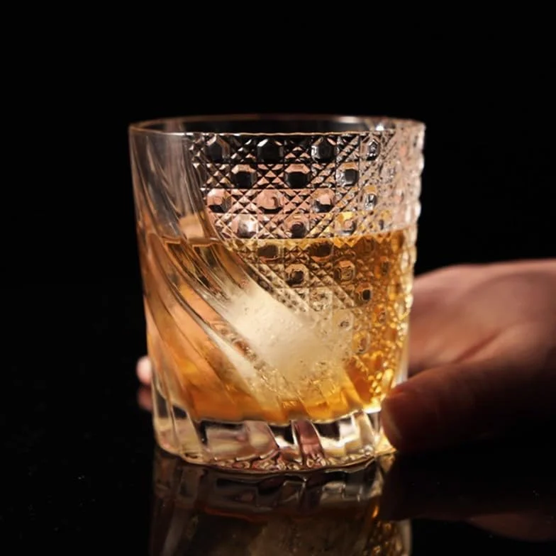 Eleganckie szklanki Japońskie rzemiosło, ręcznie rzeźbione szklane szare kubki, kryształowe szklanki do whisky Szklanki do napojów