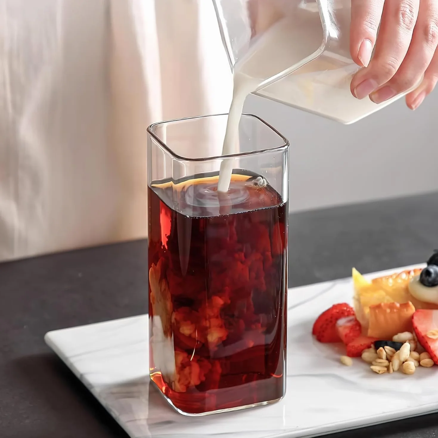 HENGBIRD Przezroczyste szklanki do napojów, 4 sztuki, 400 ml, cienkie kwadratowe, eleganckie szklanki barowe na wodę, sok, piwo, napoje, koktajle, mojito i napoje mieszane (cienkie kwadraty)