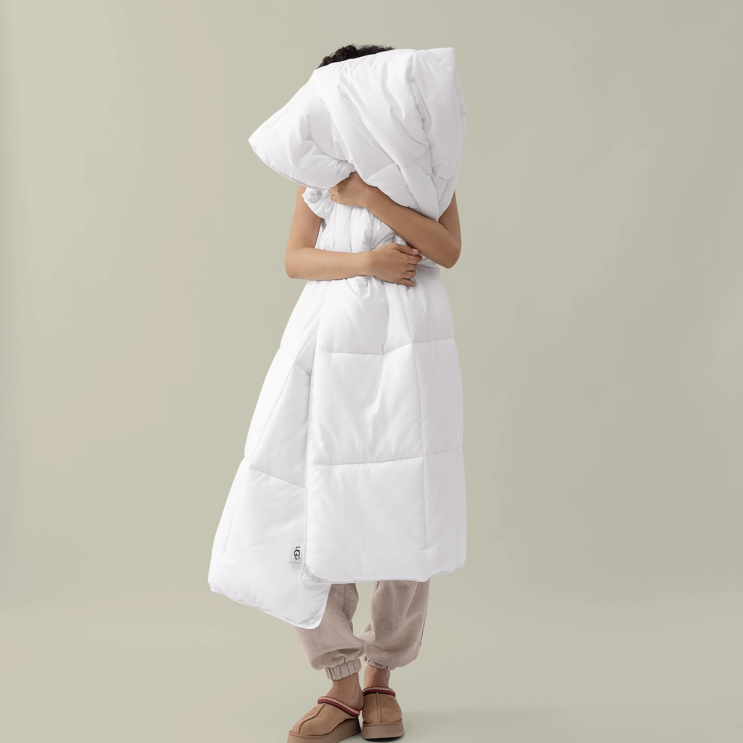UGG Danielle Podwójna kołdra chłodząca, lekka alternatywa, hipoalergiczna, można prać w pralce, pikowana, puszysta kołdra z narożnymi zakładkami, na kołdrę, podwójna, jasna biel