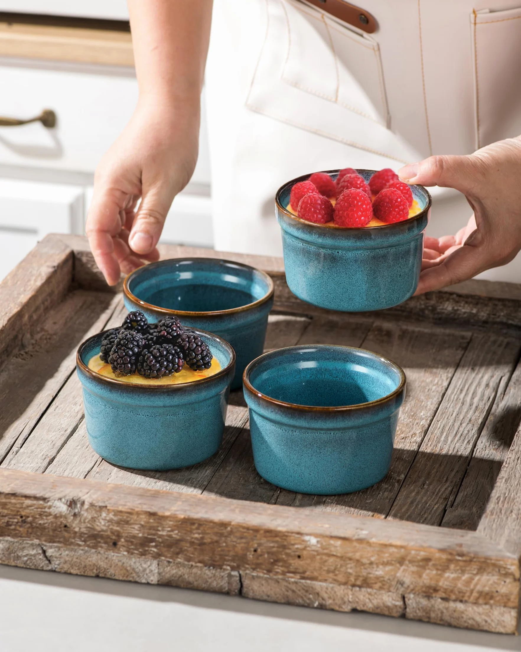 HENXFEN LEAD Zestaw 4 foremek do sufletu, 240 ml Creme Brulee, małe naczynia do zapiekanek na pyszne przyprawy, ragout fin, pudding i Crème Brulee Reactive Blue