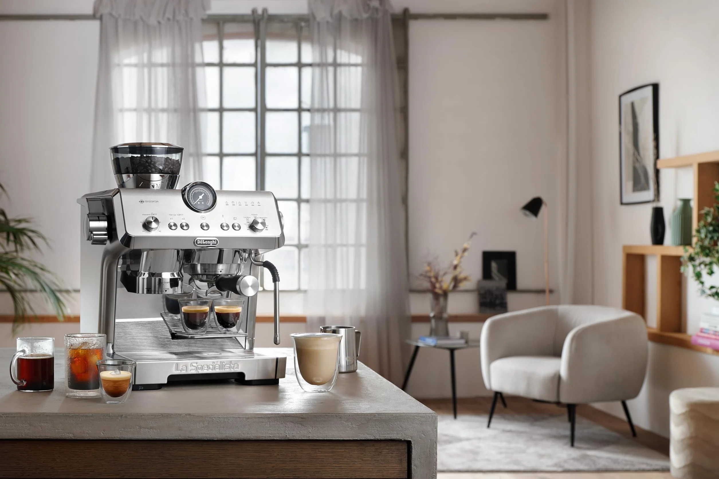 De'Longhi La Specialista Opera EC9555.M ekspres do kawy espresso z Cold Brew i Espresso Cool, profesjonalny spieniacz do mleka, technologia mielenia czujników, łącznie z zestawem Barista, 1550 W,