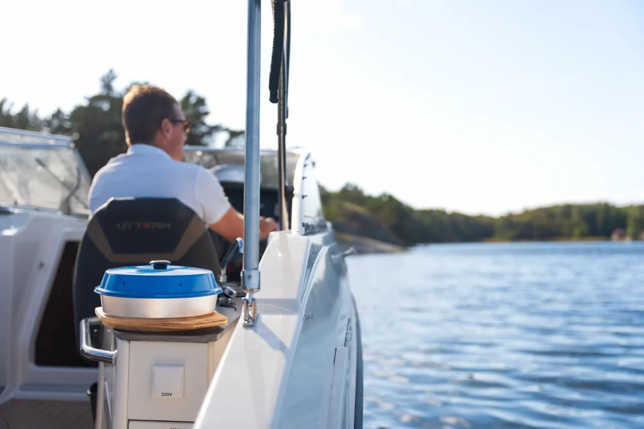 Omnia Zestaw Marine Classic 2 l z niebieską pokrywką, forma silikonowa, kratka do piekarnika i termometr