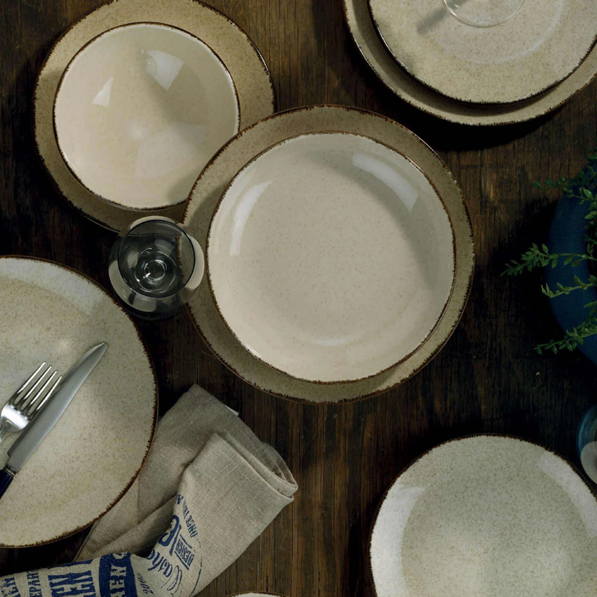 Zestaw obiadowy z cynamonu, 24 sztuki, 100% porcelana, w zestawie talerze serwisowe, miski i talerze deserowe, bezpieczne mycie w zmywarce i mikrofali, eleganckie i trwałe wzornictwo