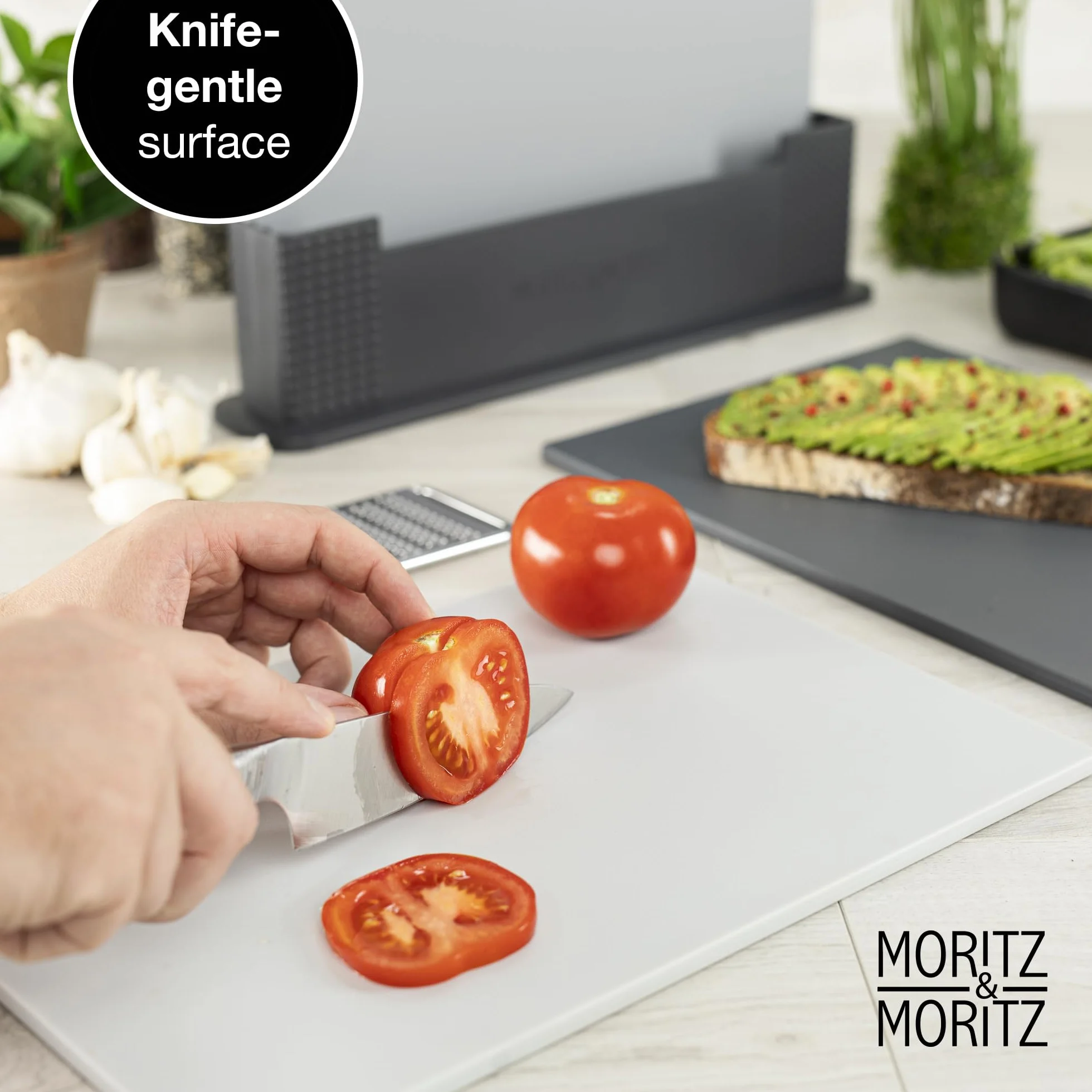 Moritz & Moritz 3x Deska do krojenia z plastiku - 32 x 22 cm - W praktycznym stojaku – Duża deska kuchenna – Nadaje się do zmywarki i higieniczna