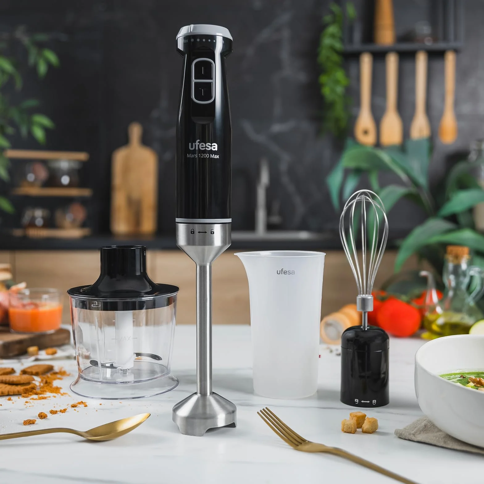 Ufesa Mars Max blender ręczny 1200 W, regulacja prędkości, funkcja turbo, 4 noże o wysokiej wydajności, stal nierdzewna, ergonomiczny design, ochrona przed rozpryskiwaniem, miarka, rozdrabniacz i