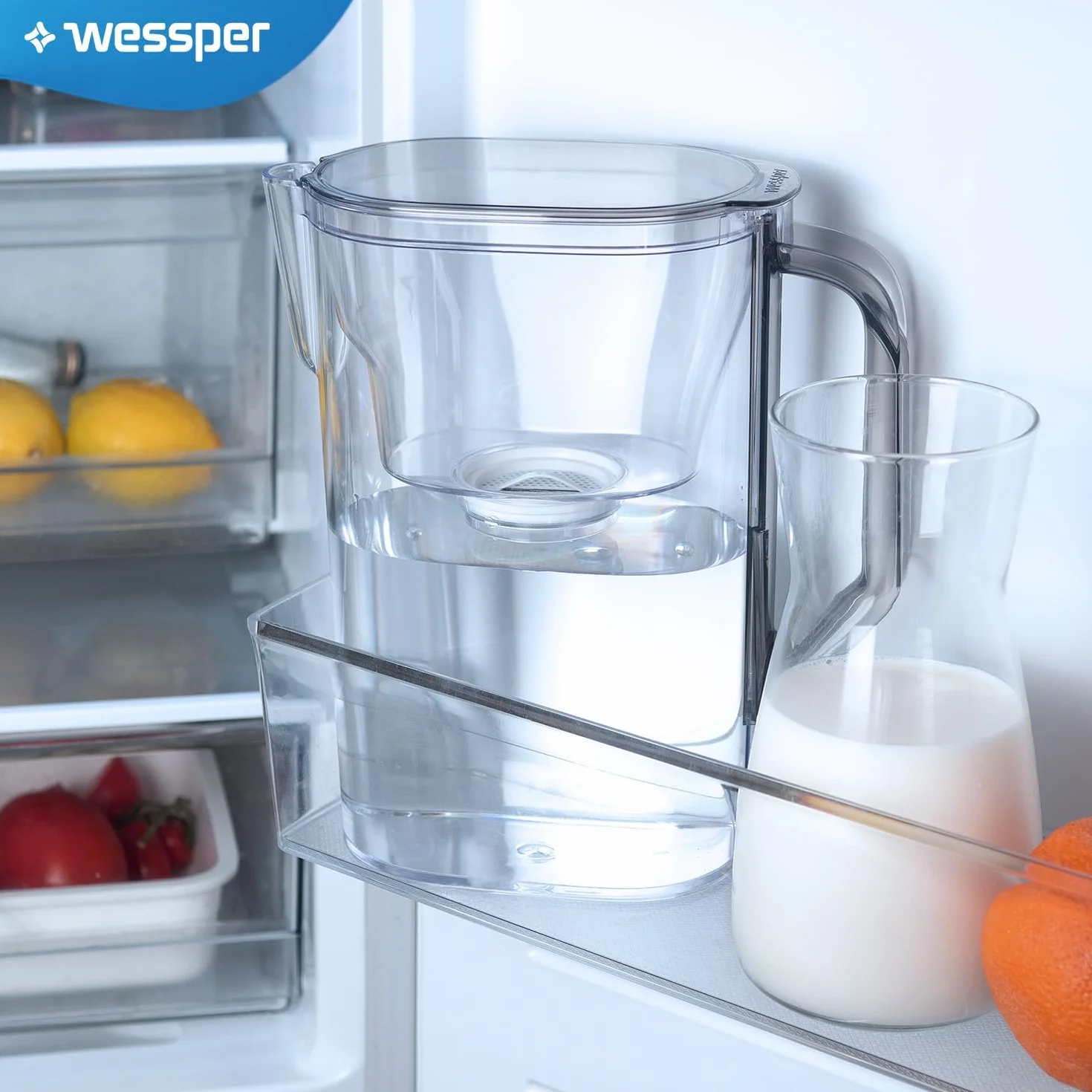 Wessper Dzbanek Filtrujący 2.7 L, Kompatybilny z filtrem Brita Classic na Drzwi Lodówki | Filtr do Wody Redukujący Kamień i Chlor, Filtrowana Woda | Dzbanek Filtrujący – Czarny