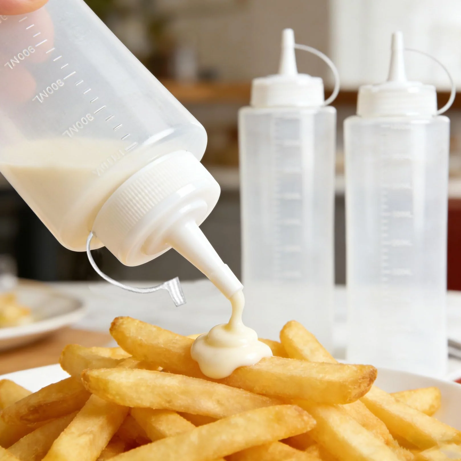 Zestaw 3 butelek wyciskanych, butelka wyciskana plastikowa 1000 ml, butelka wyciskana 1000 ml, butelki wyciskane, duża butelka na sos z nakrętkami, butelki na sos, dozownik sosu do sosów, olej