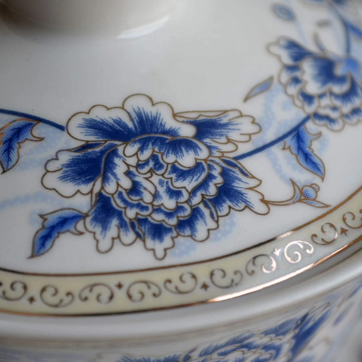 Tradycyjny zestaw do herbaty Gaiwan z pokrywką i spodkiem, ręcznie robiony ceramiczny kubek do herbaty, porcelanowe filiżanki w kwiaty, 10 uncji