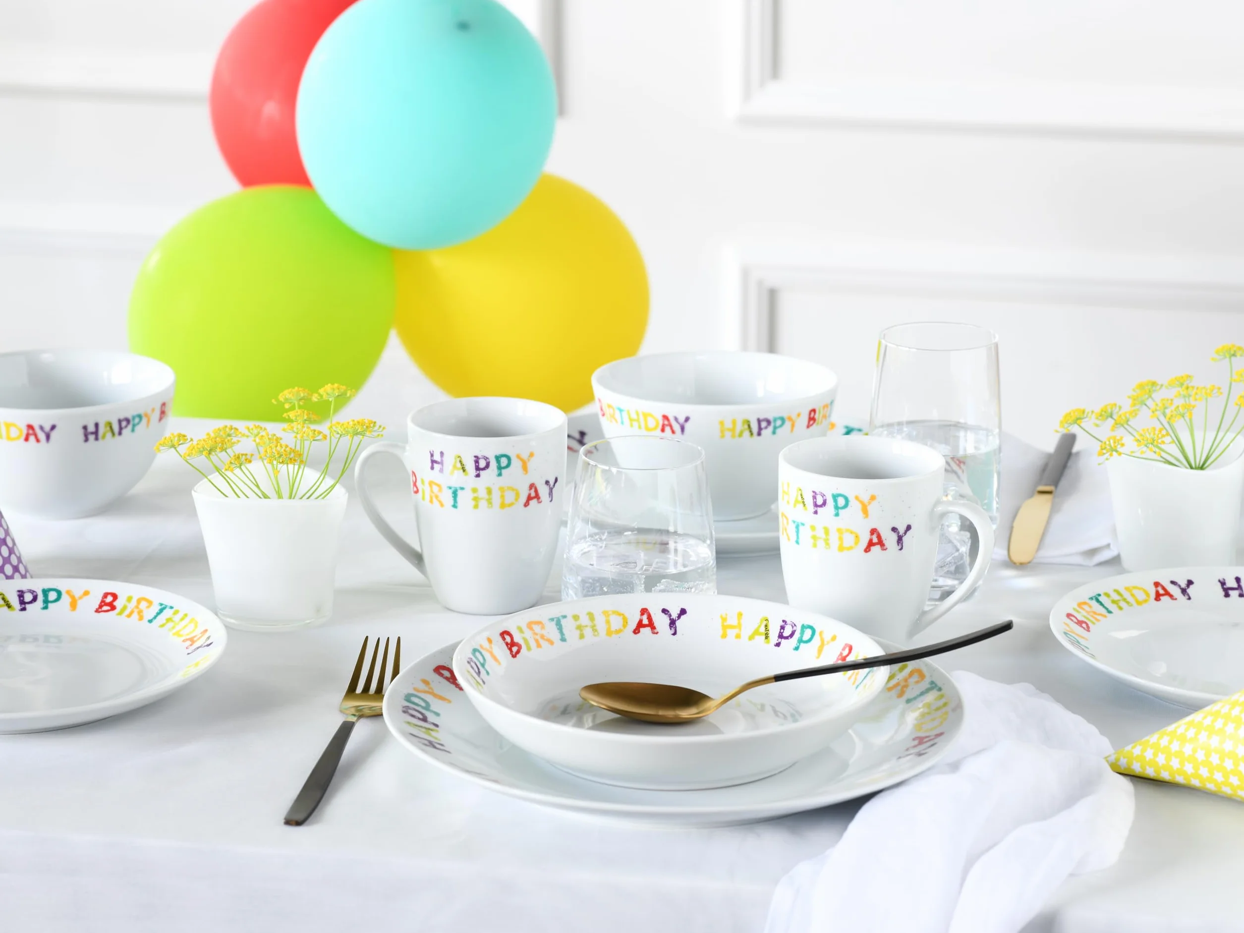 CreaTable, 24168, seria Happy Birthday, 10-częściowy zestaw naczyń dla 2 osób, porcelanowy serwis łączony, nadaje się do mycia w zmywarce i używania w kuchence mikrofalowej, wysokiej jakości produkcja