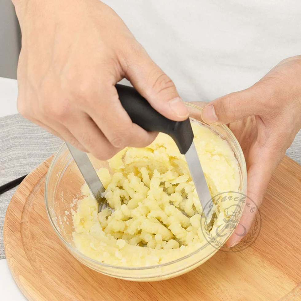 Masher Ricer,Stainless Steel Masher Ricer with Soft Handle, Baby Food Fruit & Vegetable Masher Ricer, Potato Ricer Masher(Black)