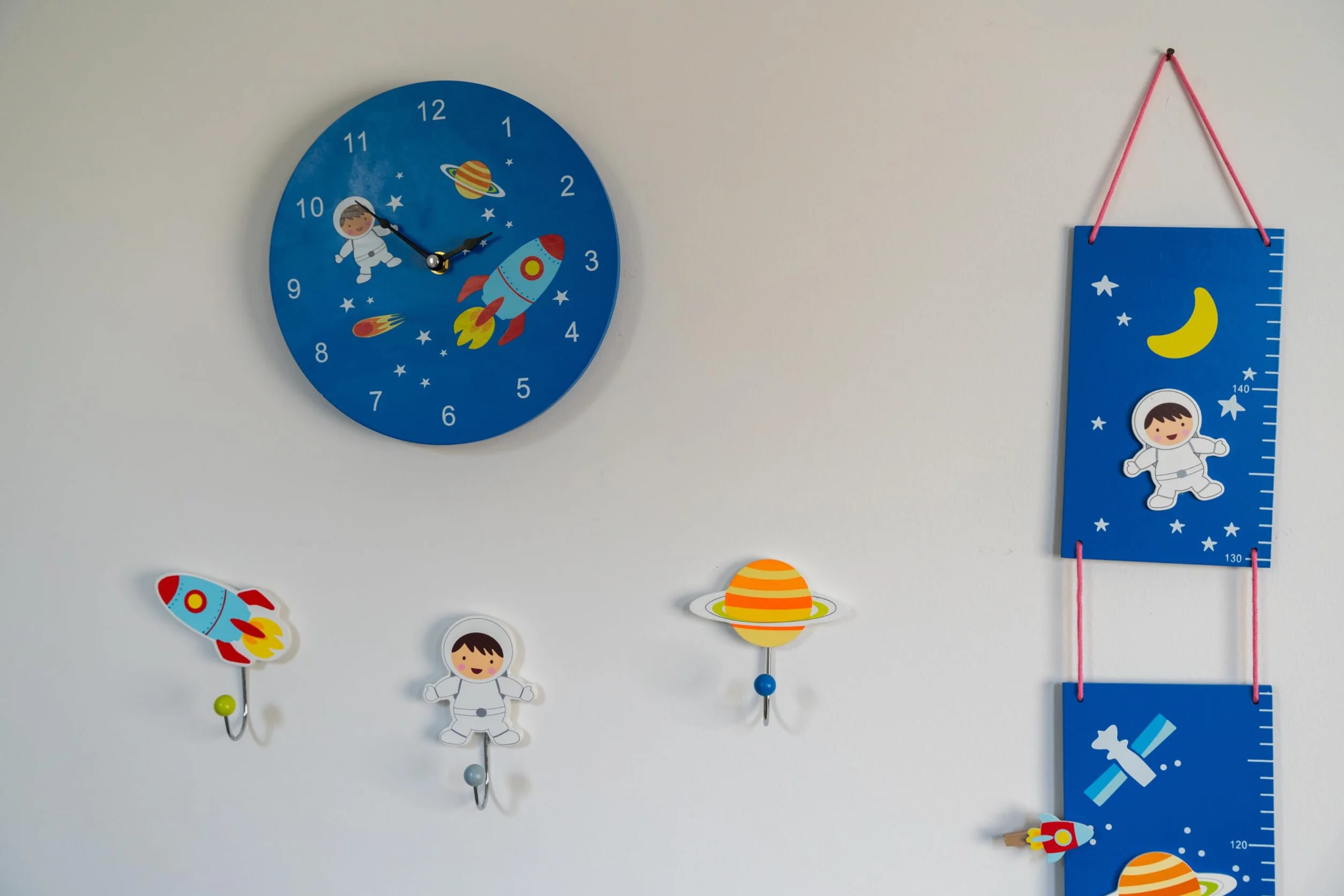 Mousehouse Gifts 3D Rocket Space tematyczne drewniane podpórki dla dzieci dla chłopców lub dziewcząt do pokoju dziecięcego lub sypialni