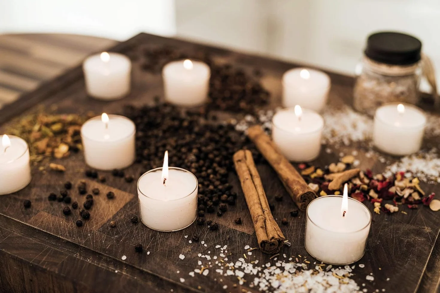 Świeczki do podgrzewania HORECA CANDLES 100 sztuk 8 godzin palenia białe woskowe bezdymne