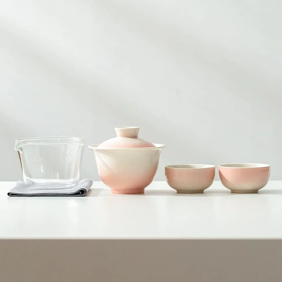 Przenośny ceramiczny zestaw do herbaty ze szklanym dzbankiem do serwowania – kompaktowy podróżny zestaw do herbaty z woreczkiem z tkaniny na prezent i do użytku osobistego, różowy
