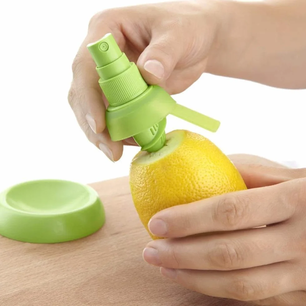 2 butelki z rozpylaczem do owoców cytrusowych, cytrusów, cytryn, pomarańczy, limonki, ręcznej wyciskarki do cytryn, pomarańczy itp., prostsza niż każda wyciskarka do cytrusów lub soków