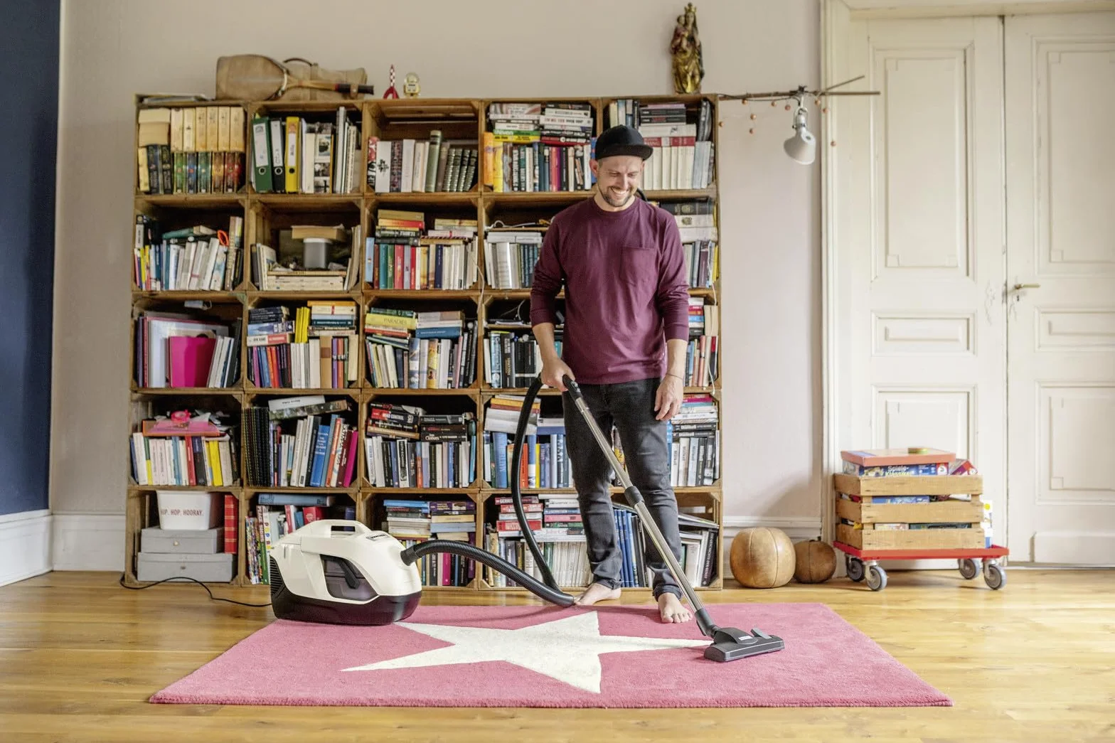 Kärcher DS 6 Odkurzacz z filtrem wodnym, moc: 650 W, promień działania: 10,2 m, waga: 7,5 kg, filtr HEPA 13, przełączana dysza podłogowa, dysza szczelinowa, dysza do tapicerki