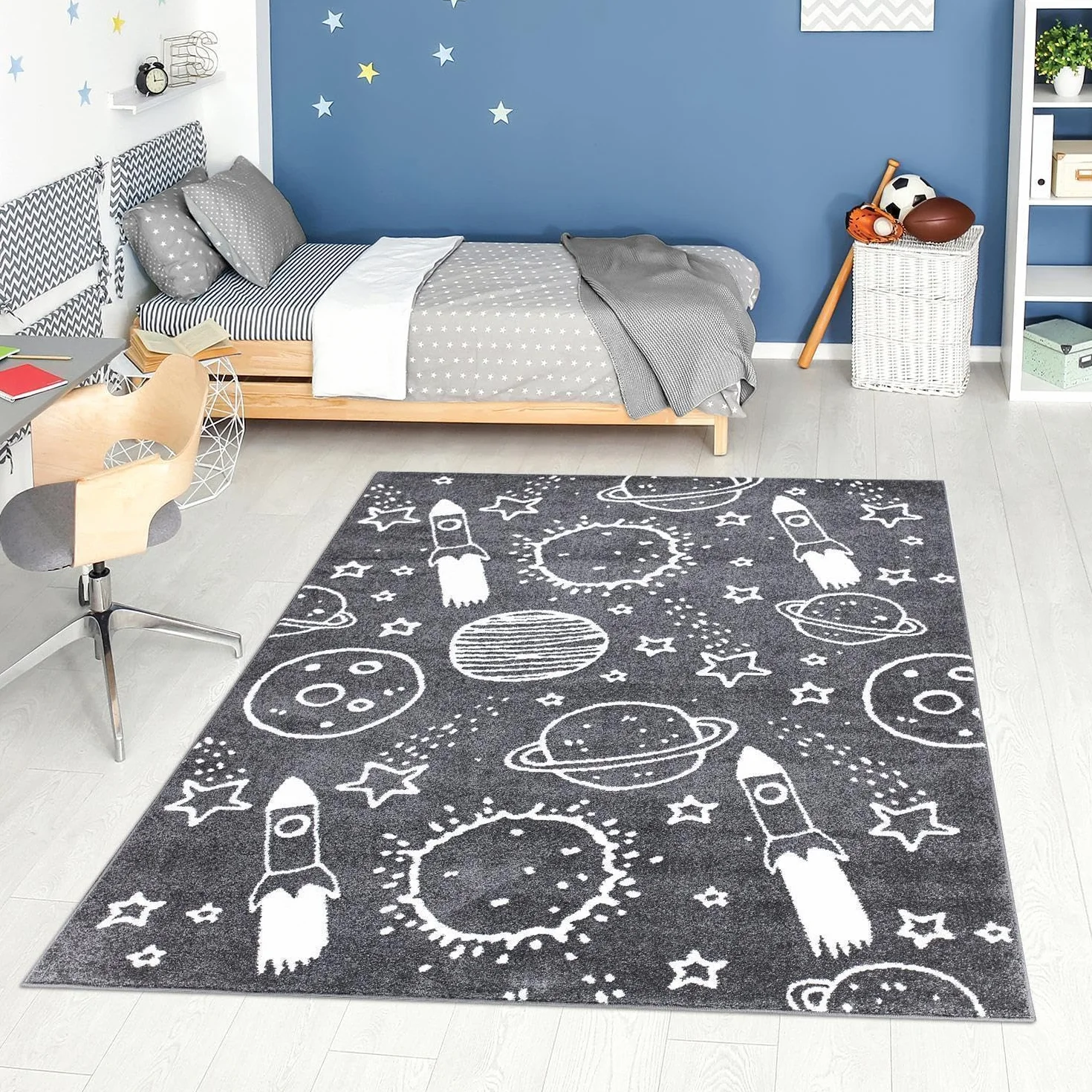 carpet city Dywan do pokoju dziecięcego, motyw kosmosu, ciemnoszary, 140 x 200 cm, dywan dziecięcy z krótkim włosiem z gwiazdkami, rakietami, planetami, miękkie runo